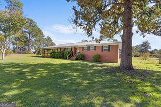 202 Laurel Dr in Sylvania, GA - Building Photo - Building Photo