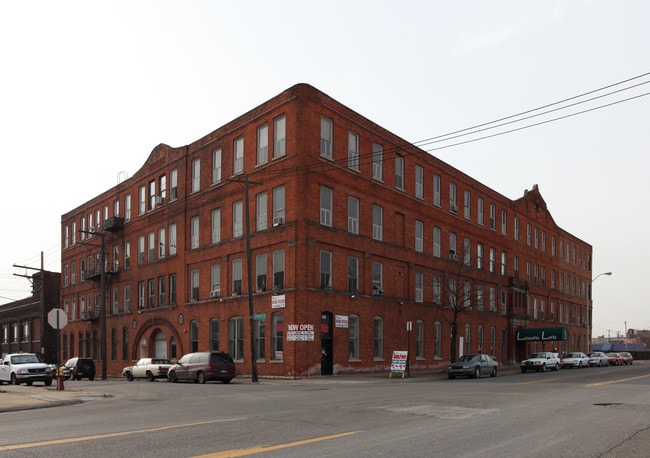 1301 W Lafayette Blvd in Detroit, MI - Building Photo - Building Photo