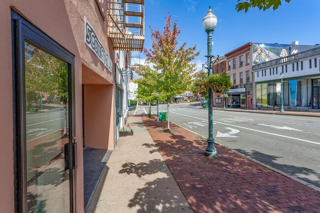 14 S Division St in Peekskill, NY - Building Photo - Building Photo