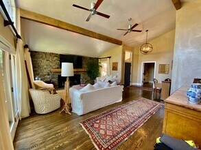 3594 Silverado Trail N in St Helena, CA - Building Photo - Building Photo