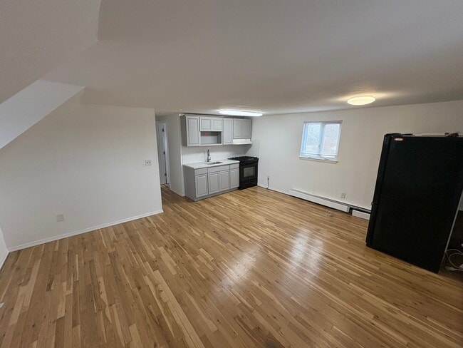 221 E Hoffman Ave, Unit 1