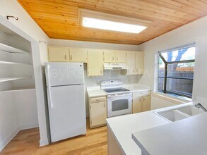10587 W Maplewood Dr in Littleton, CO - Building Photo - Building Photo