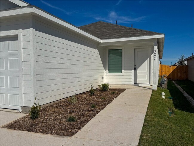 3927 Selawik St in Sherman, TX - Foto de edificio - Building Photo