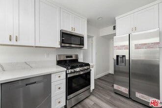 8918 Cadillac Ave in Los Angeles, CA - Building Photo - Building Photo