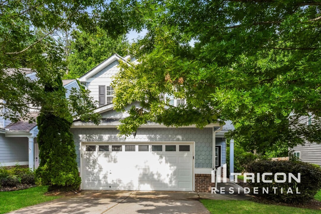 204 Cole Ct in Canton, GA - Building Photo