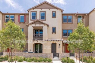 28048 Oakdale Dr in Temecula, CA - Building Photo