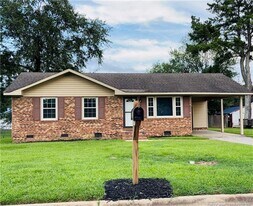 107 Mars Dr in Dunn, NC - Building Photo