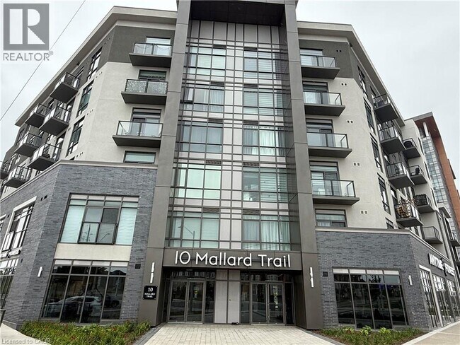 10 Mallard Trl in Hamilton, ON - Building Photo - Building Photo
