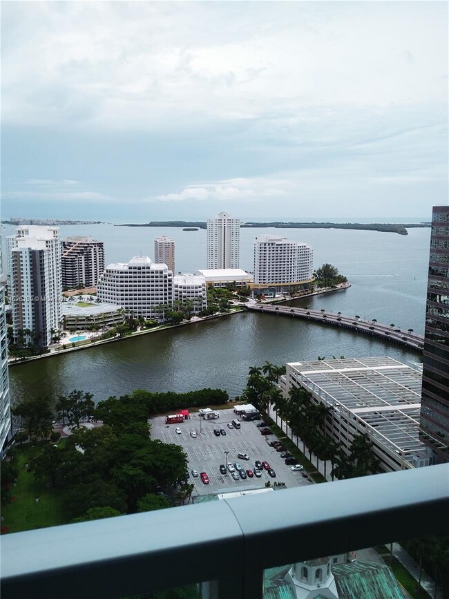 500 Brickell Ave, Unit 3200 in Miami, FL - Foto de edificio - Building Photo