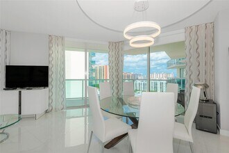 200 Sunny Isles Blvd, Unit 2-1204 in Sunny Isles Beach, FL - Building Photo - Building Photo