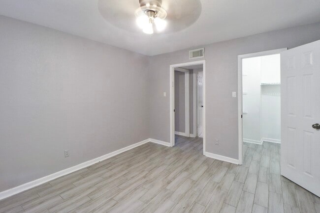 property at 5929 Queensloch Dr