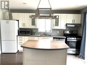 1747 Belcourt Blvd in Ottawa, ON - Building Photo - Building Photo