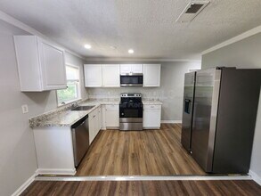 245 Argus Cir NW in Atlanta, GA - Building Photo - Building Photo