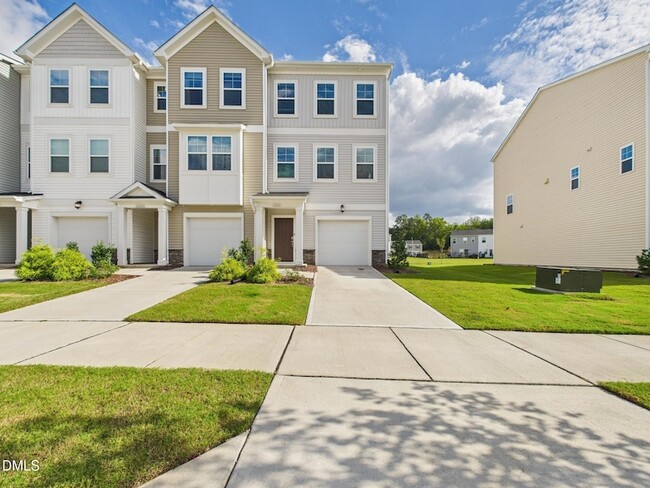 property at 2709 Chert Ln