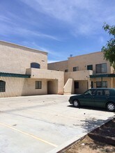 8708 Lupine Loop Dr in California City, CA - Foto de edificio - Building Photo