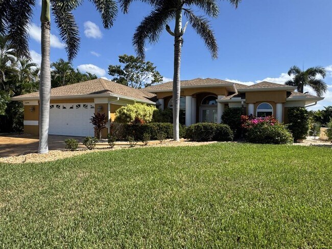 15696 Hennipen Cir in Port Charlotte, FL - Building Photo - Building Photo