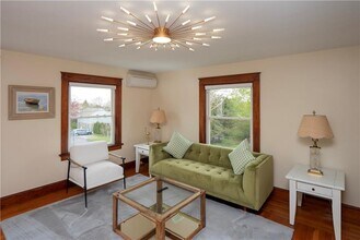 147 Center Ave in Middletown, RI - Building Photo - Building Photo
