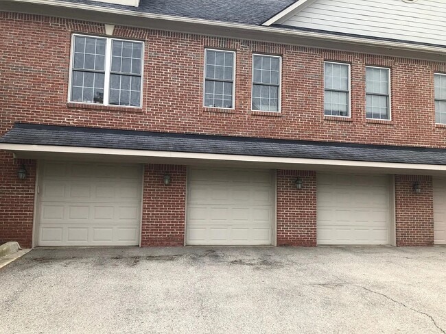 5748 Hampshire Ln in Ypsilanti, MI - Building Photo - Building Photo