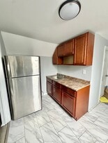 1048 Grove St, Unit 3 in Irvington, NJ - Building Photo