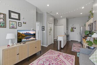 1656 W Cortland St, Unit 6 in Chicago, IL - Foto de edificio - Building Photo