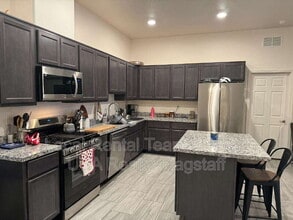 1650 E Ponderosa Pkwy in Flagstaff, AZ - Building Photo - Building Photo