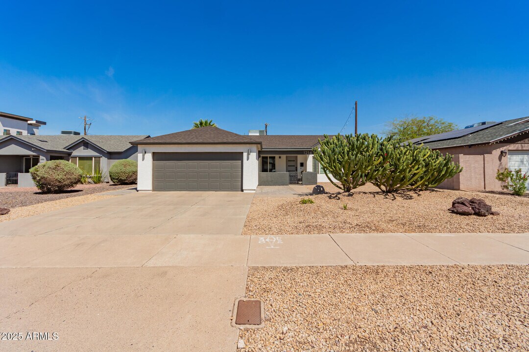 1214 E Monroe St in Phoenix, AZ - Building Photo