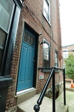 141 Manheim St., Unit 2ndFloor in Philadelphia, PA - Foto de edificio - Building Photo