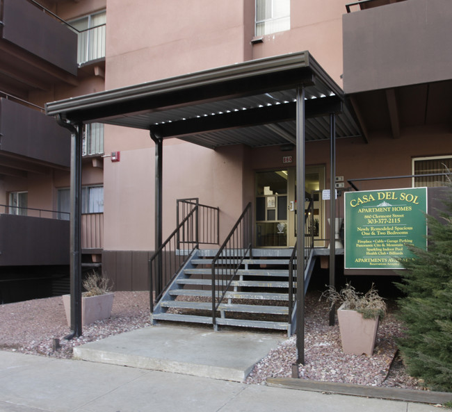 Casa Del Sol Apartment Homes in Denver, CO - Foto de edificio - Building Photo