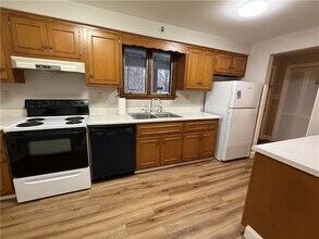 825 10th Ave in Brackenridge, PA - Foto de edificio - Building Photo