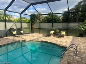 173 Palmetto Dunes Cir in Naples, FL - Building Photo