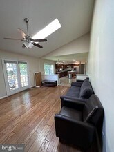 893 Broad Oaks Dr in Herndon, VA - Building Photo - Building Photo