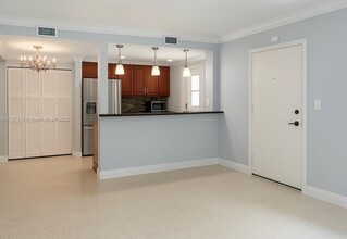 3242 Mary St in Miami, FL - Building Photo - Building Photo