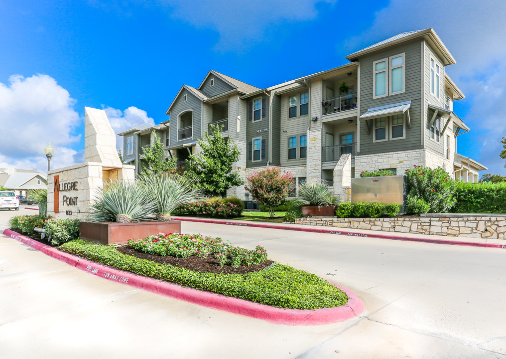 Allegre Pointe in Austin, TX - Foto de edificio