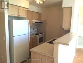 710 Humberwood Blvd in Toronto, ON - Building Photo - Building Photo