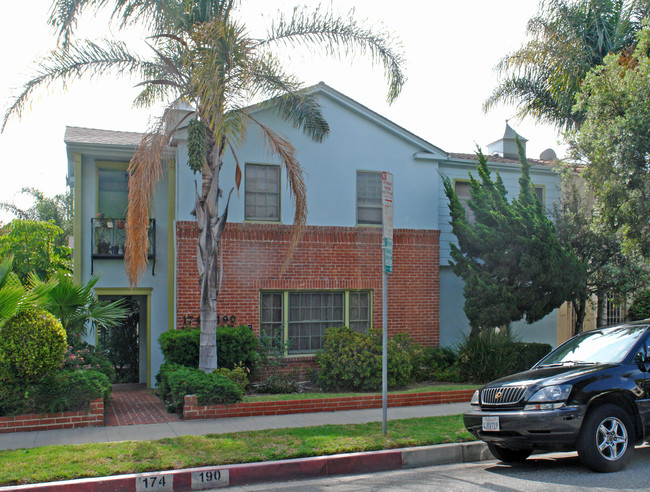 174 N Clark Dr in Beverly Hills, CA - Building Photo - Building Photo