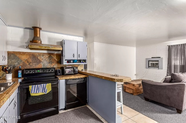 225 S Grand Dr in Apache Junction, AZ - Building Photo - Building Photo