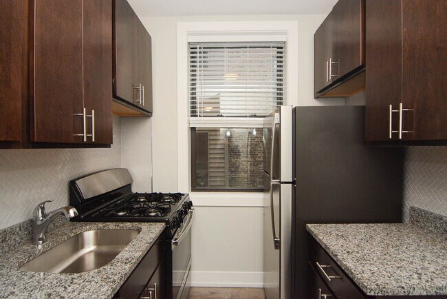 714 W Brompton Ave in Chicago, IL - Building Photo - Building Photo