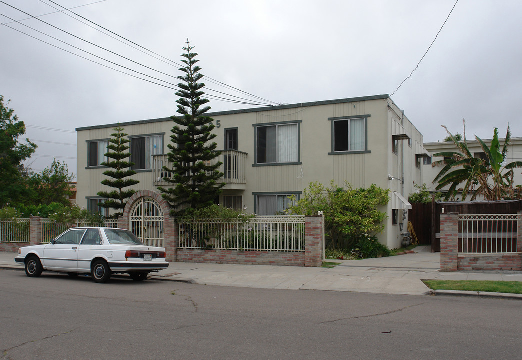 2835 Polk Ave in San Diego, CA - Foto de edificio