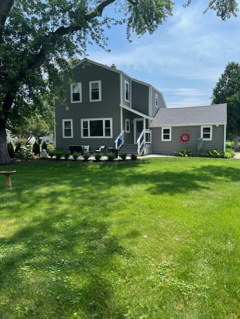 402 E Calumet Rd in Fox Point, WI - Building Photo - Building Photo