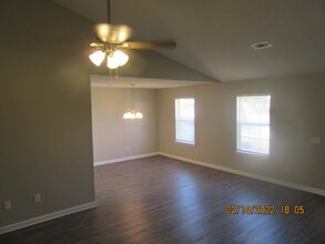 862 Lyndsi Ln in Hinesville, GA - Building Photo - Building Photo