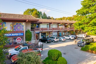 856 15th St W in North Vancouver, BC - Building Photo - Building Photo