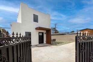 5447 Lime Ave in Long Beach, CA - Building Photo