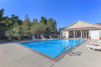 Sheffield Park in Bay St. Louis, MS - Foto de edificio - Building Photo