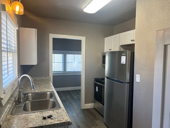 1031 West St in Redding, CA - Building Photo - Building Photo