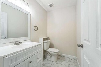 647 Robert St NW in Atlanta, GA - Building Photo - Building Photo