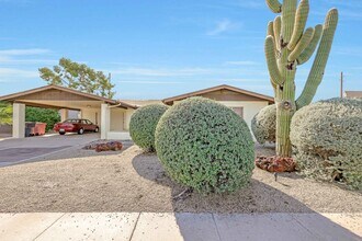 7949 E Luke Ln in Scottsdale, AZ - Building Photo - Building Photo