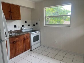 3314 NW 8th Ave in Miami, FL - Building Photo - Building Photo
