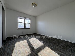 1039 5th St in West Des Moines, IA - Building Photo - Building Photo