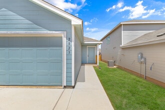 2823 Red Diamond in San Antonio, TX - Building Photo - Building Photo