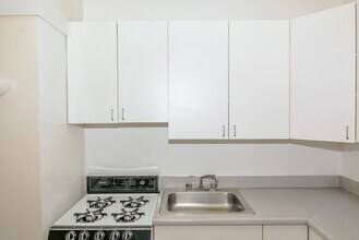 821 W Waveland Ave in Chicago, IL - Building Photo - Building Photo